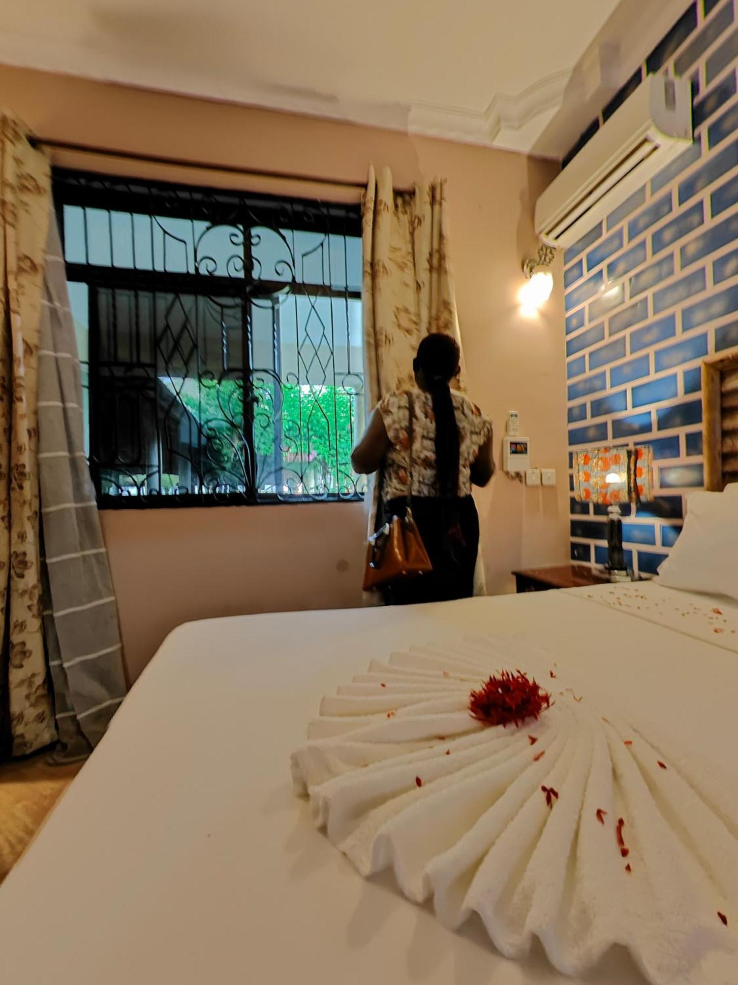 Paradiso Hotels & Resorts ดาร์เอสซาลาม ภายนอก รูปภาพ